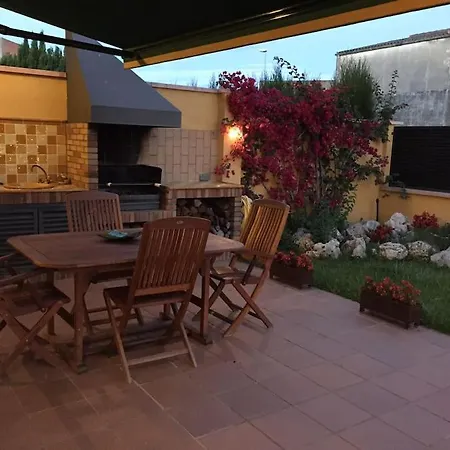 Casa Unifamiliar Con Piscina. Semesterbostad L'Armentera