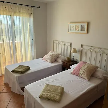 Semesterbostad Casa Unifamiliar Con Piscina. *