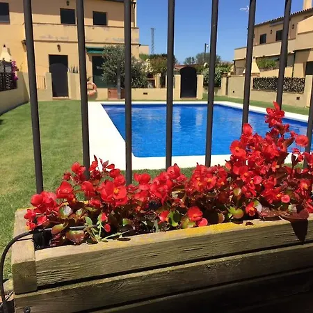 Casa Unifamiliar Con Piscina. Semesterbostad