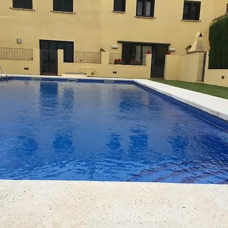 Casa Unifamiliar Con Piscina. L'Armentera